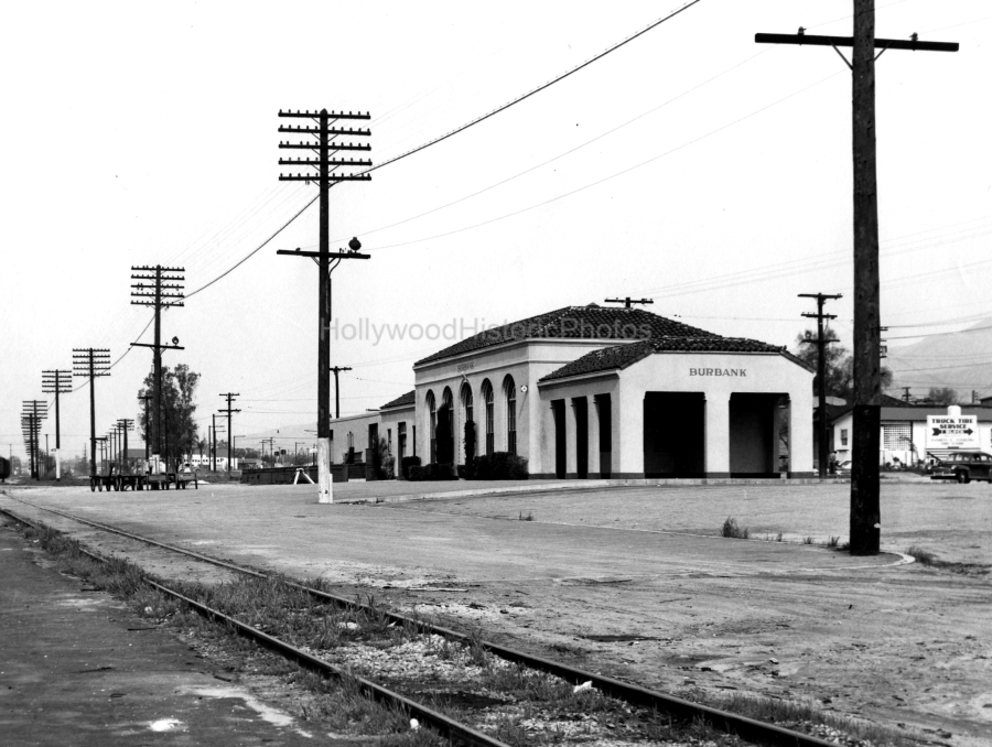 Burbank 1949 Southern Pacific Railway Station.jpg